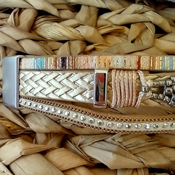 Bracelet Three strand Joined Magnet Navajo Bracelet NWOT - Picture 3 of 14